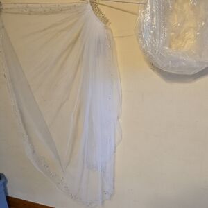 Elegant Sheer Bridal Veil with Beaded Edge
